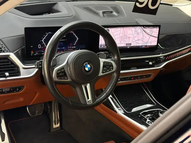BMW X7 M view 14