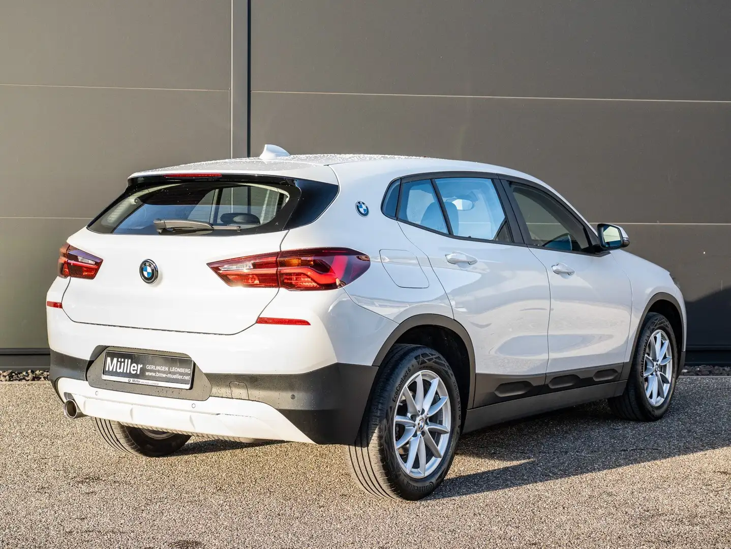 BMW X2 sDrive18i Aut. LED Navi PDC Sitzheiz DAB 1VB Weiß - 2