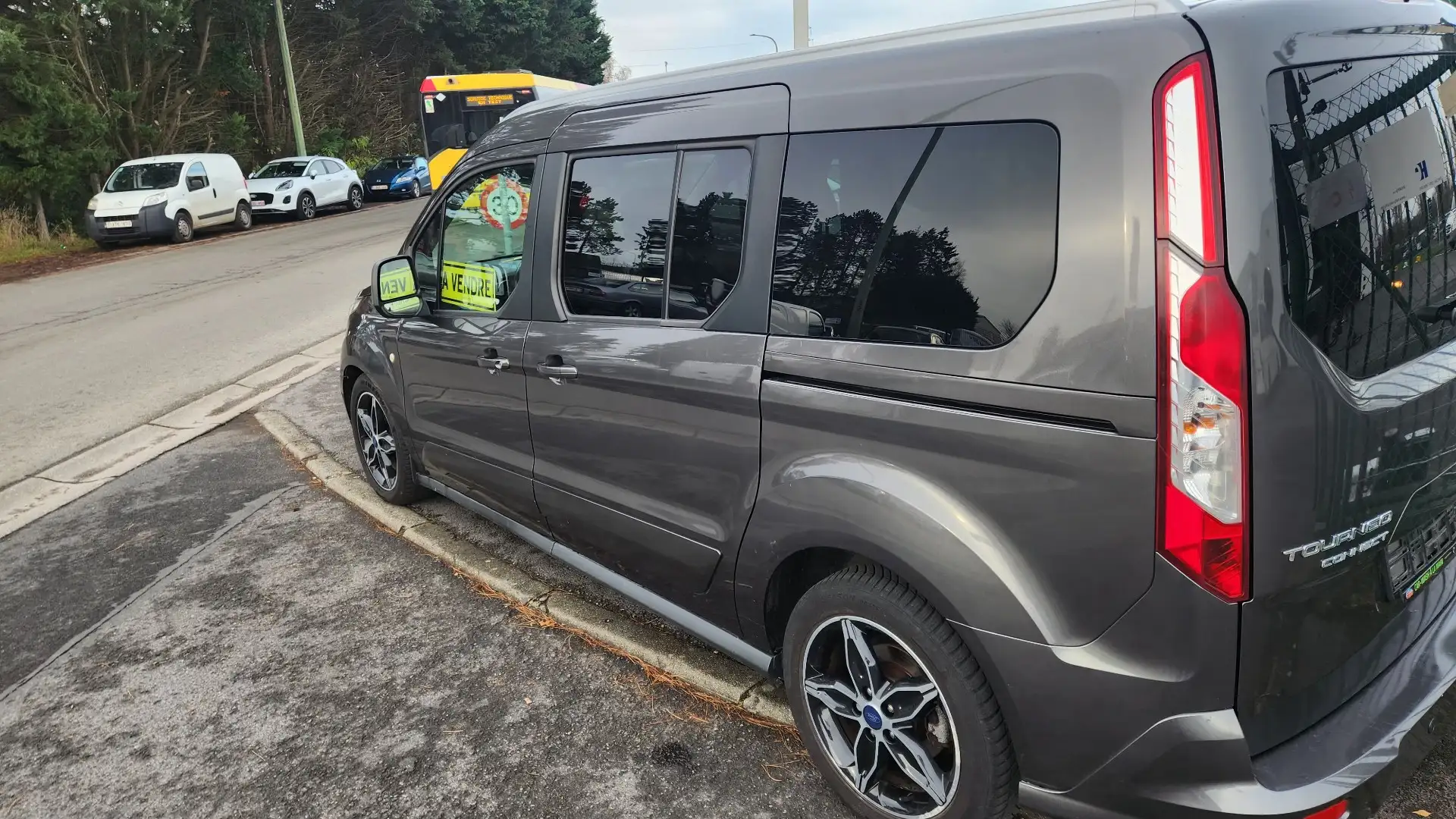 Ford Tourneo Connect 1.5 TDCi Titanium (EU6) - 1