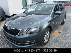 Skoda Octavia 1.6TDI Combi Style*NAVI AHK TEILLEDER