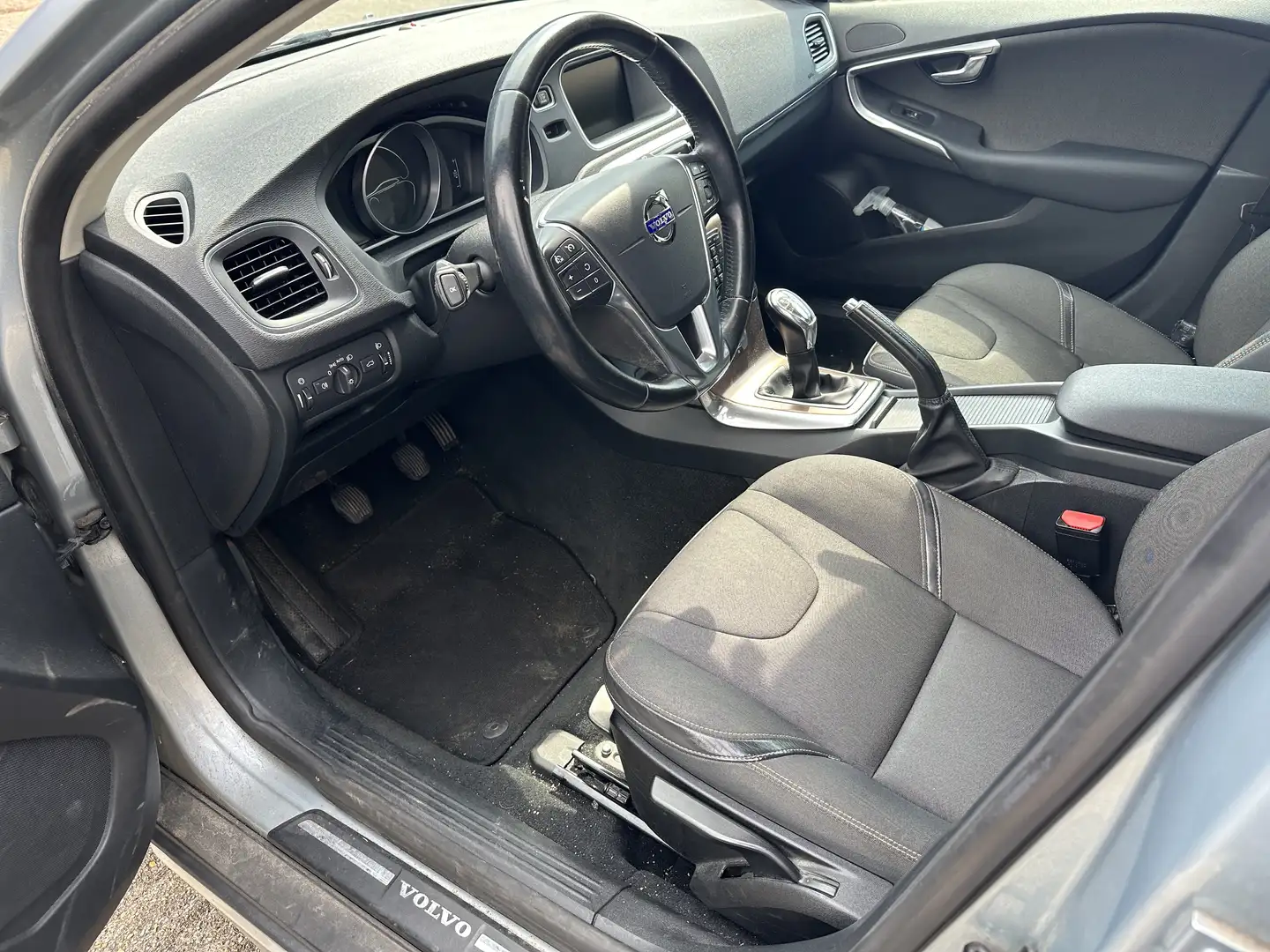 Volvo V40 Cross Country 1.6 D2 Momentum Argintiu - 2