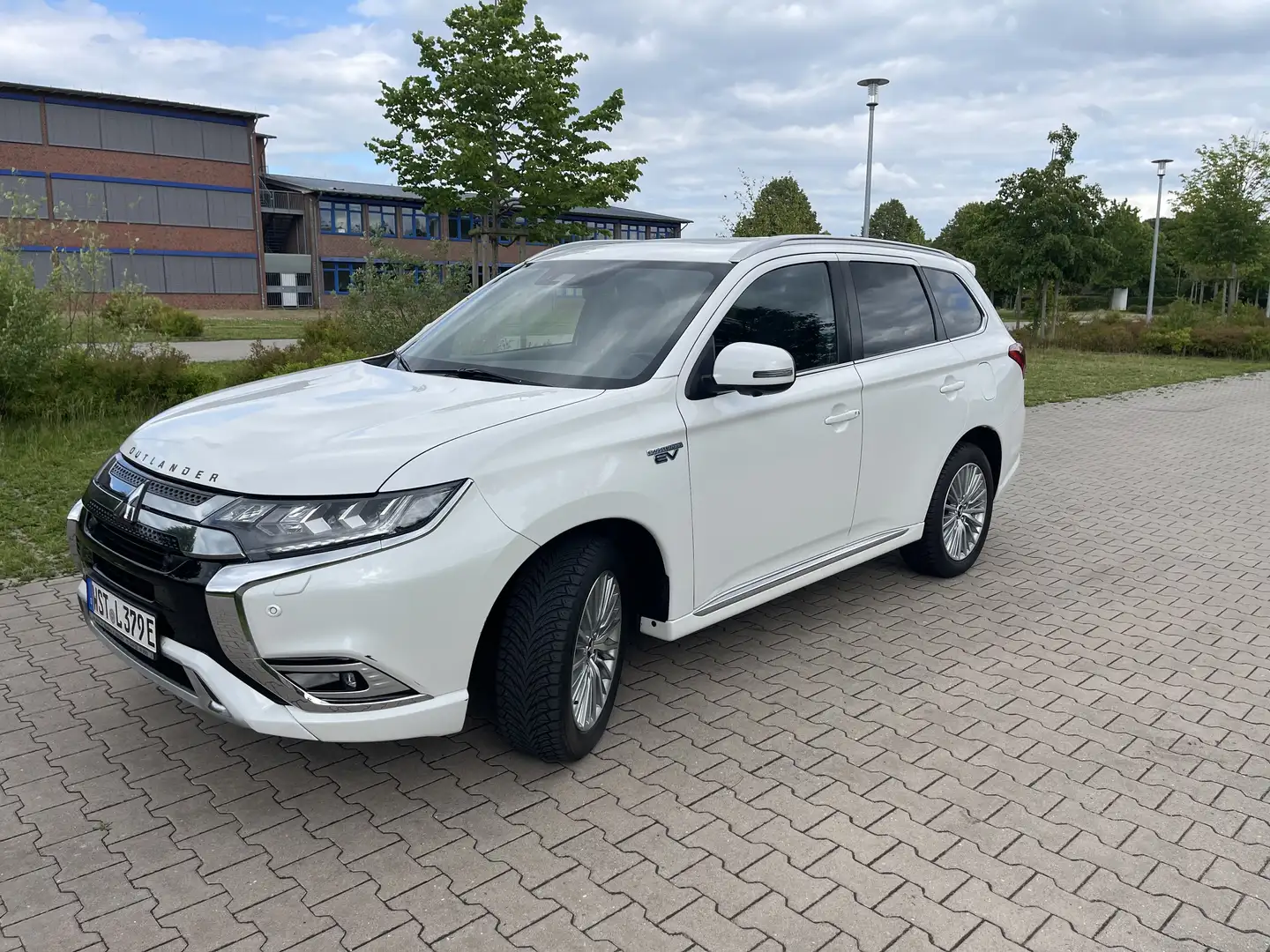 Mitsubishi Outlander PHEV Top 4WD Weiß - 2