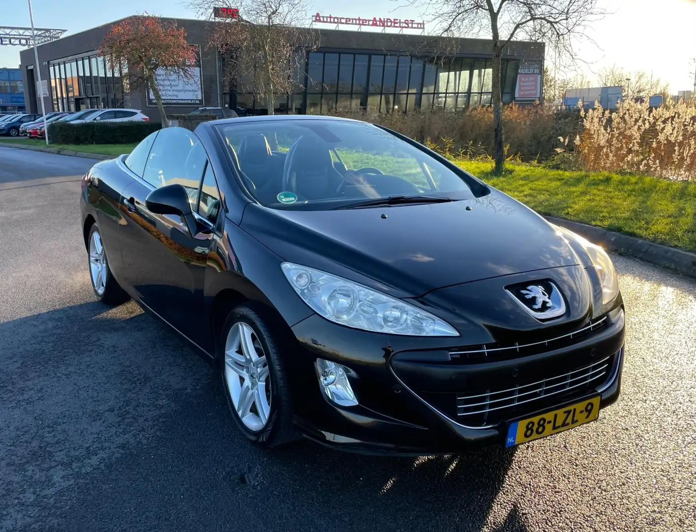 Peugeot 308 CC 1.6 THP Noir & Blanc, Hardtop, Leder, Pdc, Navi Noir - 2
