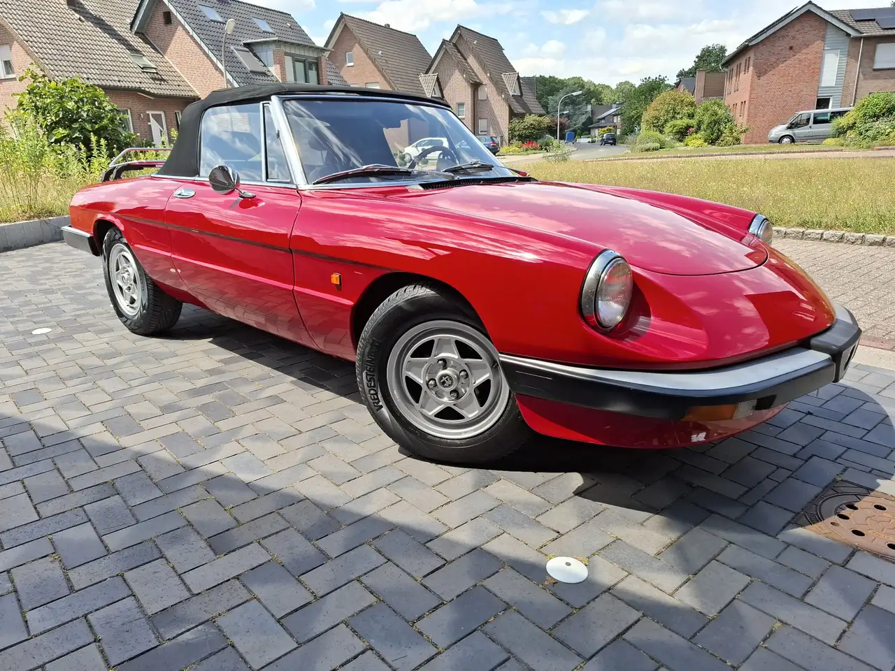Alfa Romeo Spider 2.0, foto 1