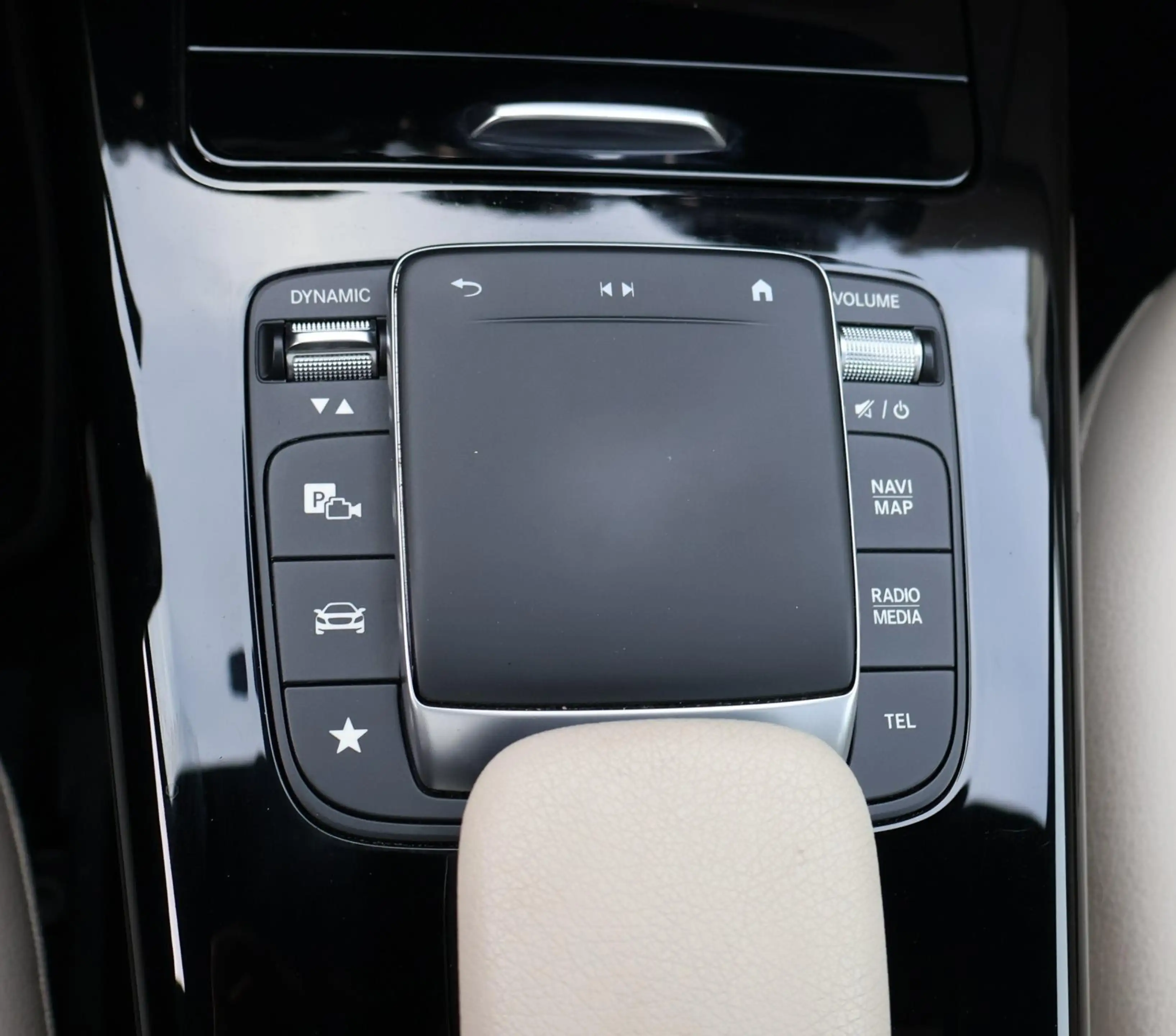 Mercedes-Benz A 250 e Luxury Line Pano/Leder/Camera/PDC/Cruise — photo 16