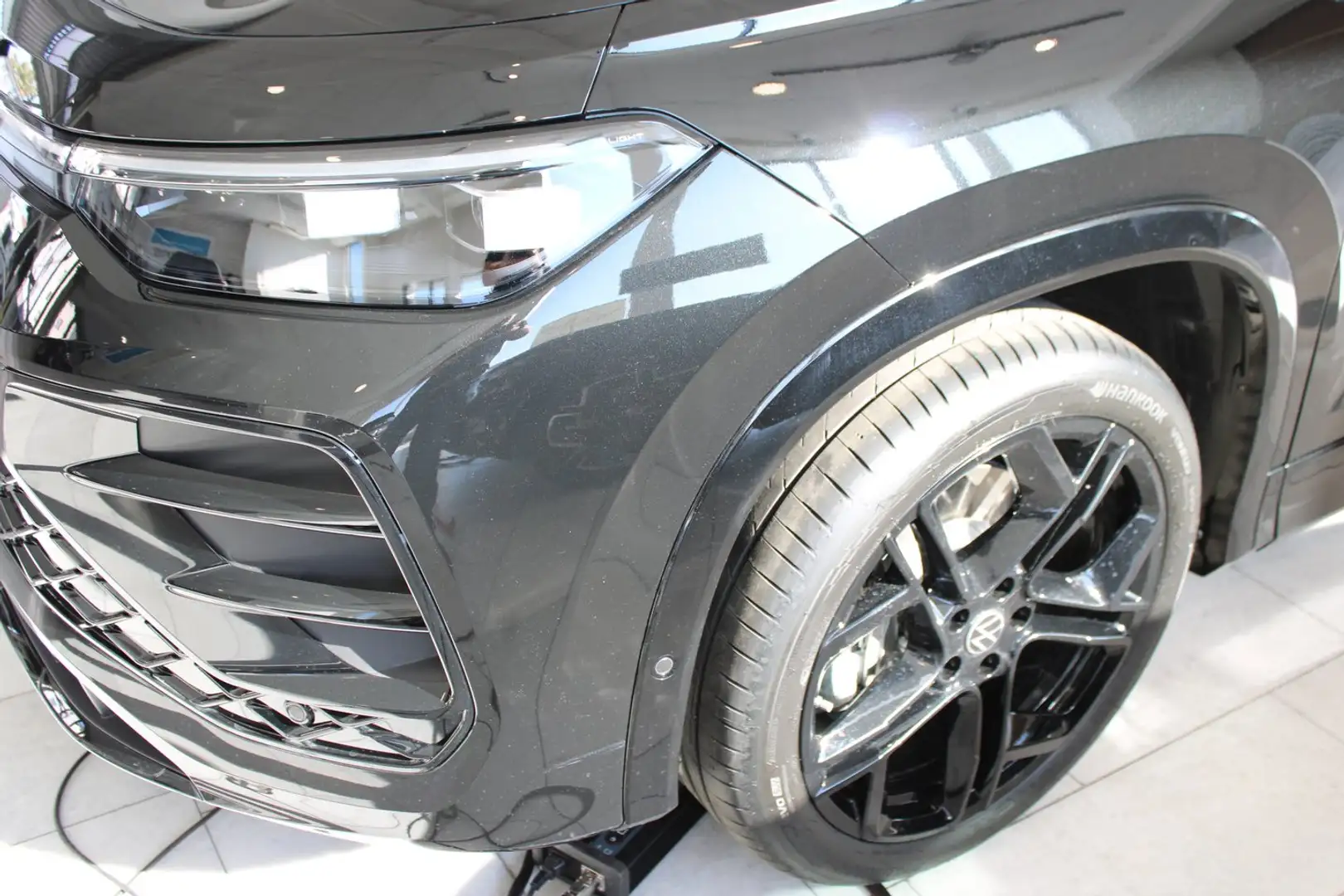 Volkswagen Tayron Sport TDI 4MOTION DSG Schwarz - 2