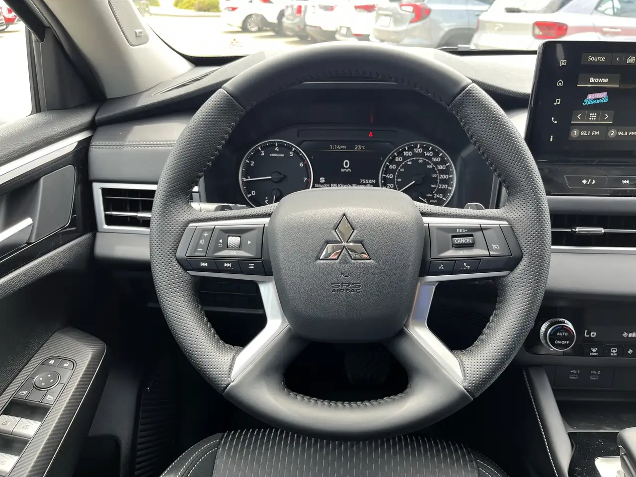 Mitsubishi Outlander снимка Mitsubishi Outlander