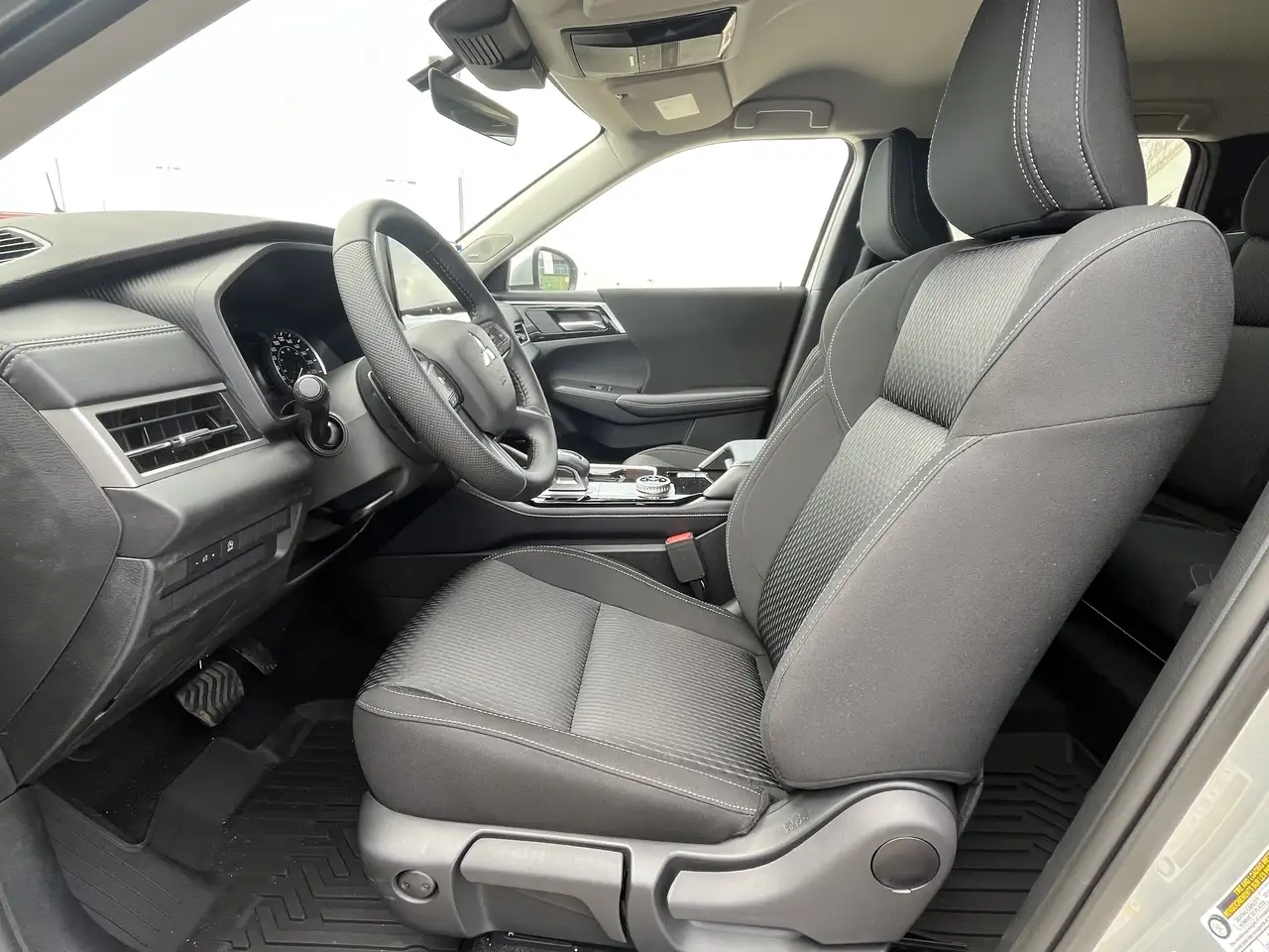 Mitsubishi Outlander снимка Mitsubishi Outlander