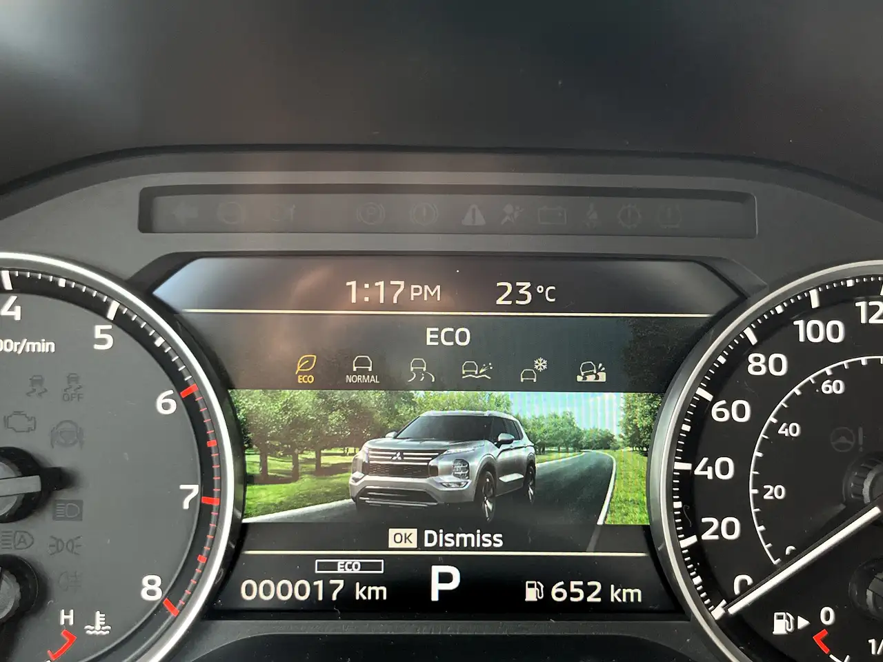 Mitsubishi Outlander снимка Mitsubishi Outlander