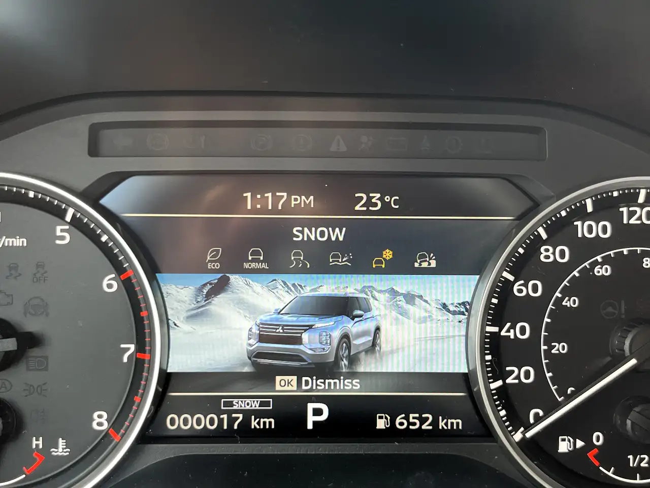 Mitsubishi Outlander снимка Mitsubishi Outlander