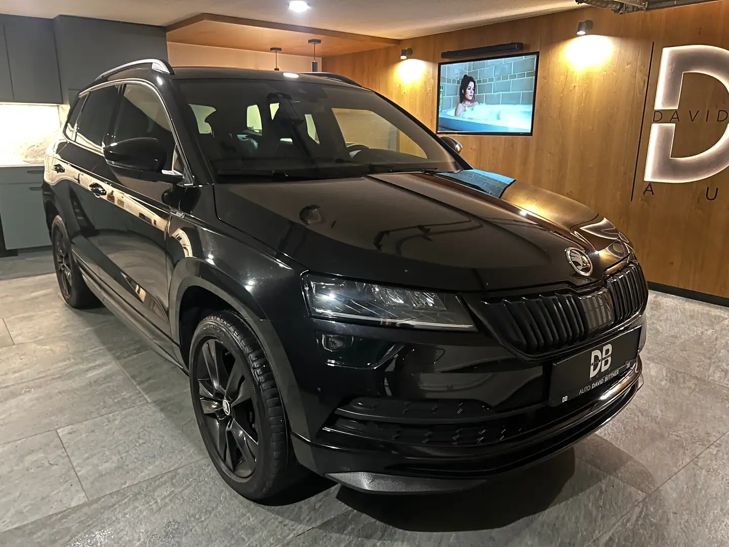 Skoda Karoq Karoq 1,5 TSI Sportline - AHK - Black -LED - ACC Schwarz - 1