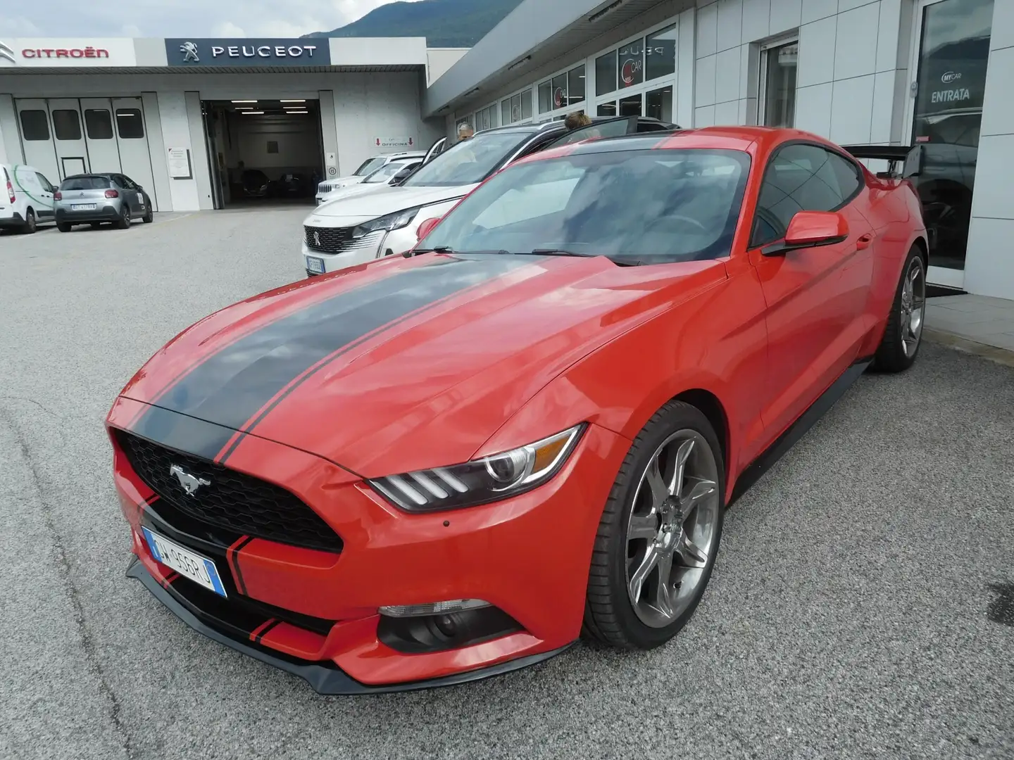 Ford Mustang Mustang Fastback 2.3 EcoBoost aut. Rot - 1