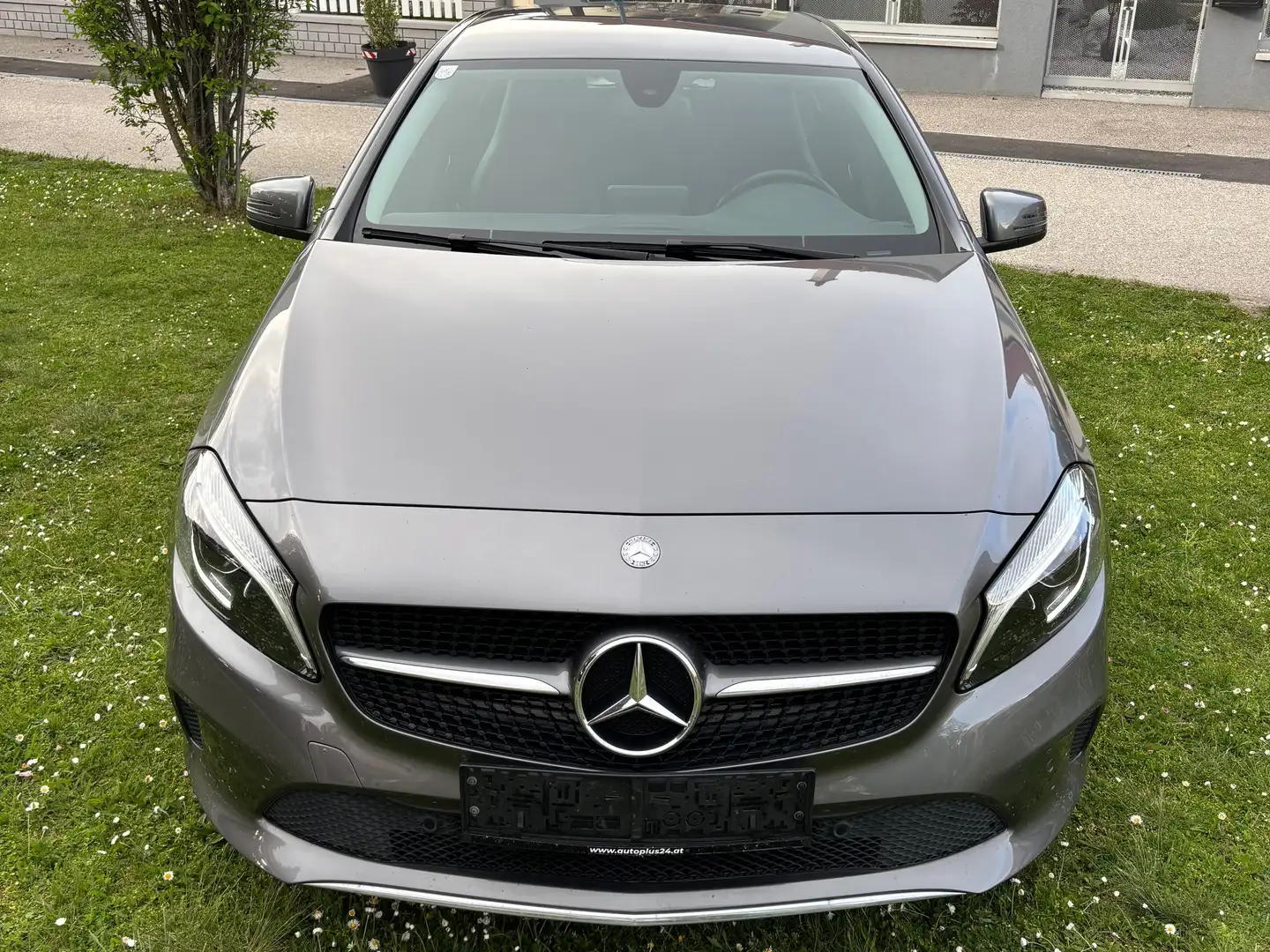 Mercedes-Benz A 160 Austria Edition Grau - 1