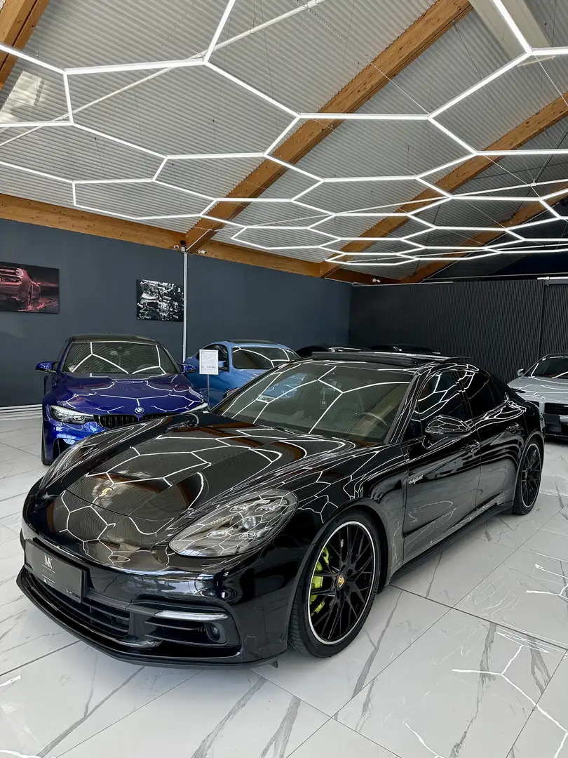 Porsche Panamera 4 E-Hybrid - 1
