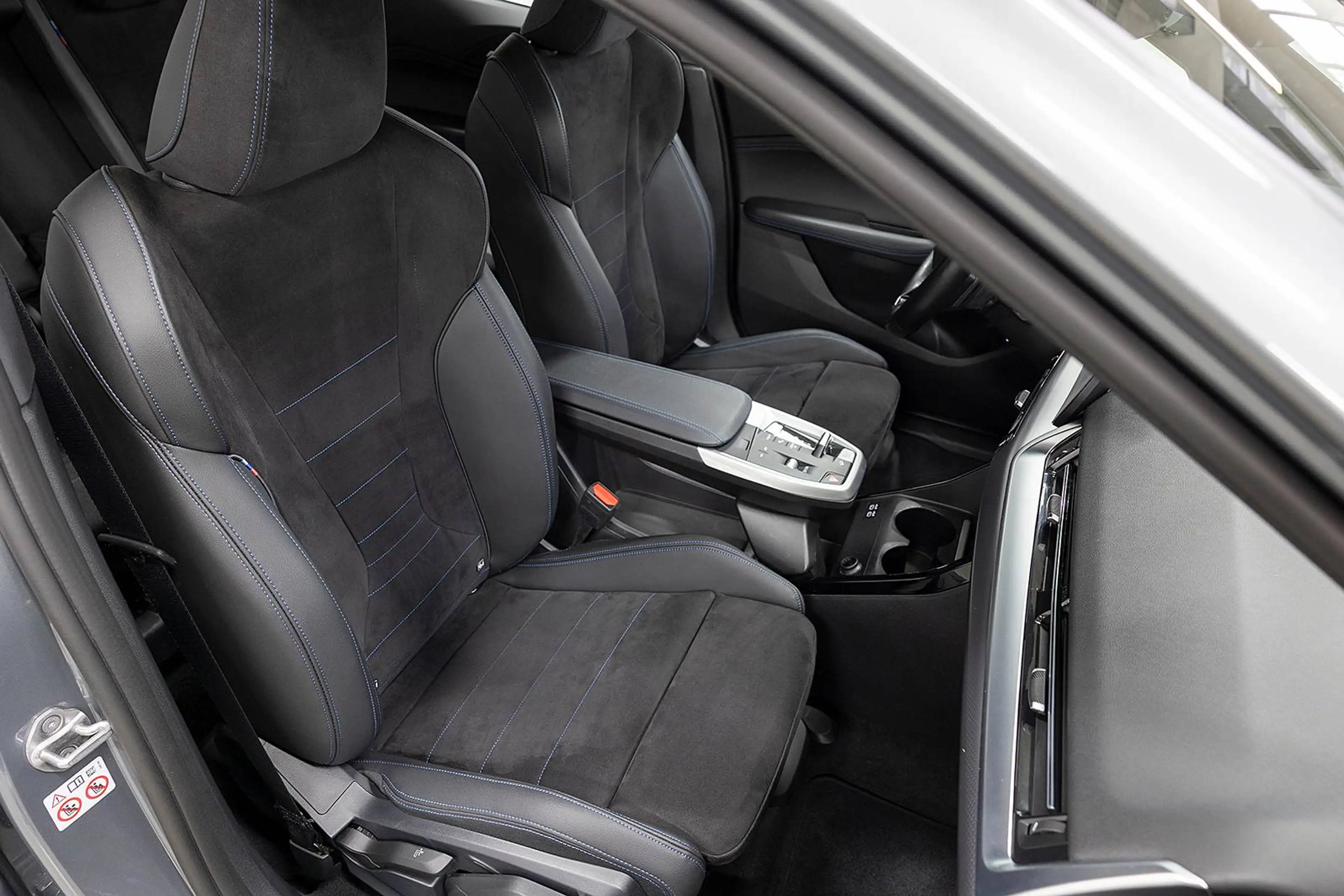 BMW 223 xdAT M-SPORT SAG LED LCP DA+ AG TMP SHZ KAM ASFW DAB CARPLAY AHK 18" — photo 13