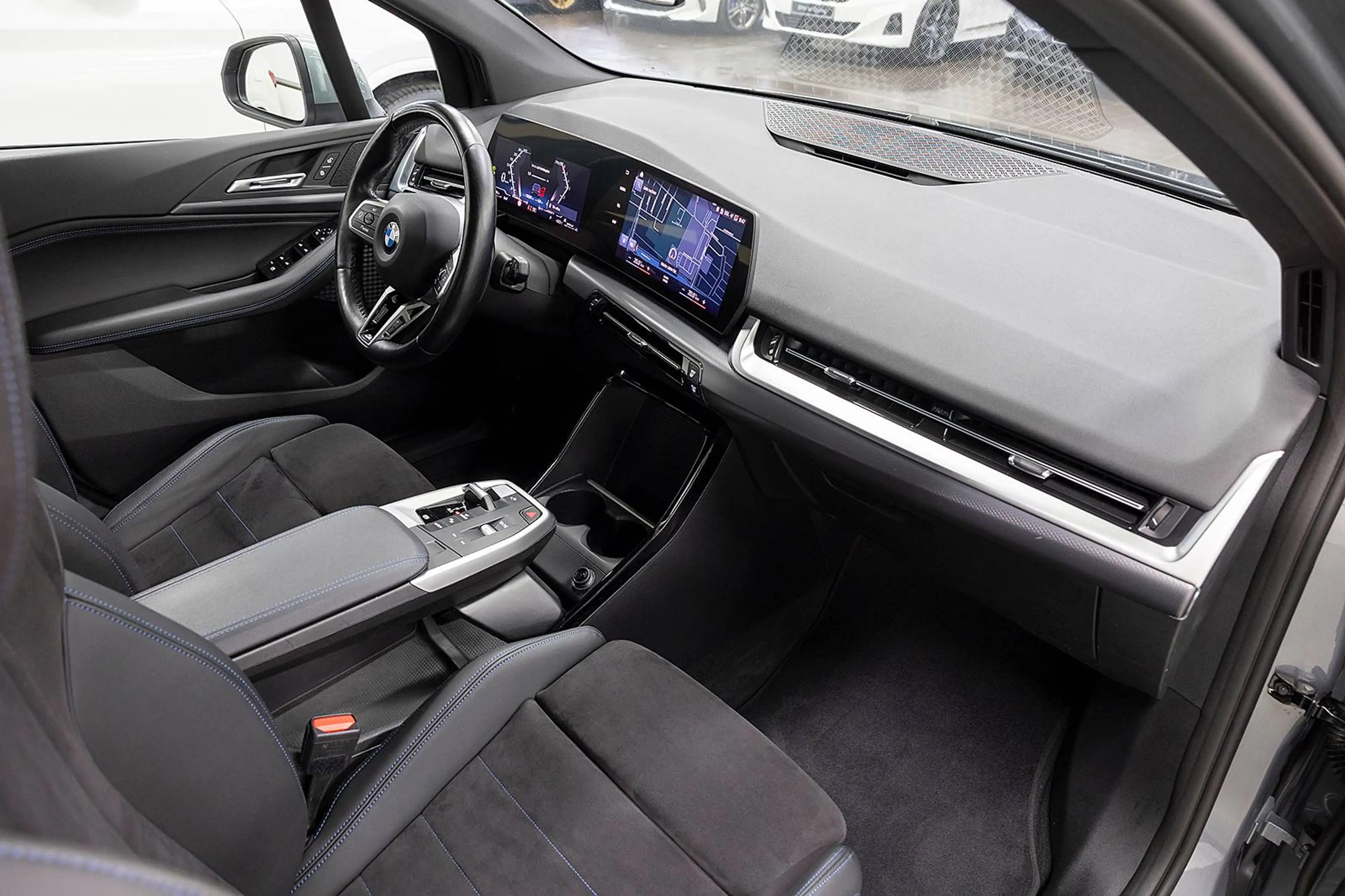 BMW 223 xdAT M-SPORT SAG LED LCP DA+ AG TMP SHZ KAM ASFW DAB CARPLAY AHK 18" — photo 15