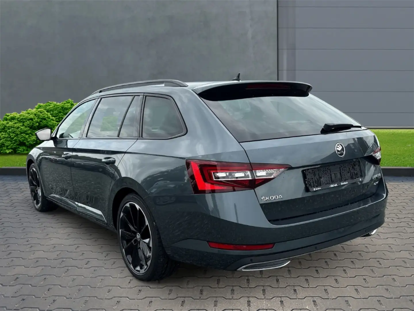 Skoda Superb Combi SportLine 4x4 2.0 TDI Sportline+Anhängerkupp Grau - 2