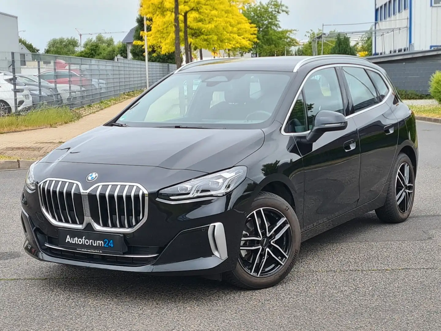 BMW 220 2 Active Tourer 220 i Luxury Line*Autom.*Navi*RF Černá - 1