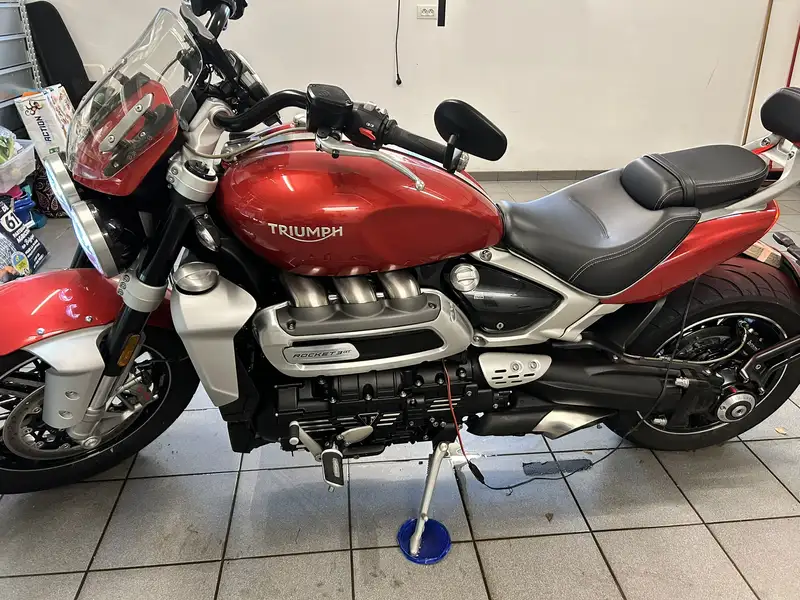 Triumph Rocket 3 GT - foto 2
