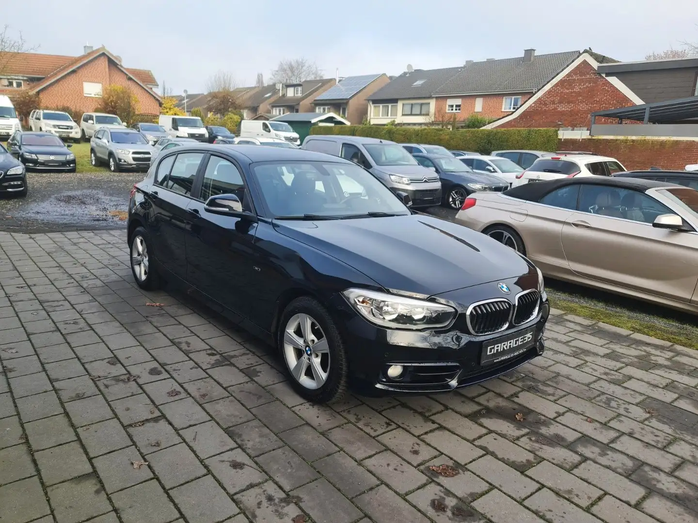 BMW 120 i Sport Line Automatik/5 TÜR/NAVI/PDC/SHZ Negro - 1