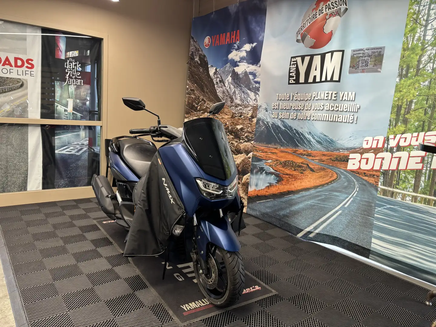 Yamaha NMAX Albastru - 2