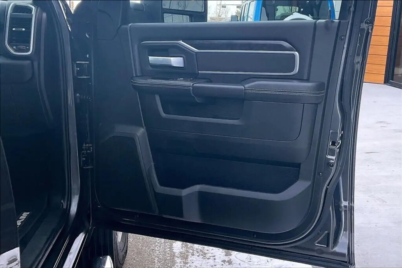 RAM 2500 снимка RAM 2500