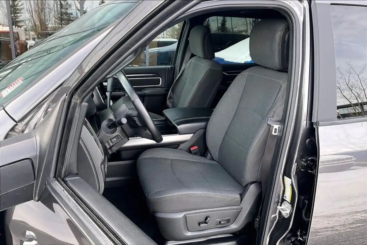 RAM 2500 снимка RAM 2500