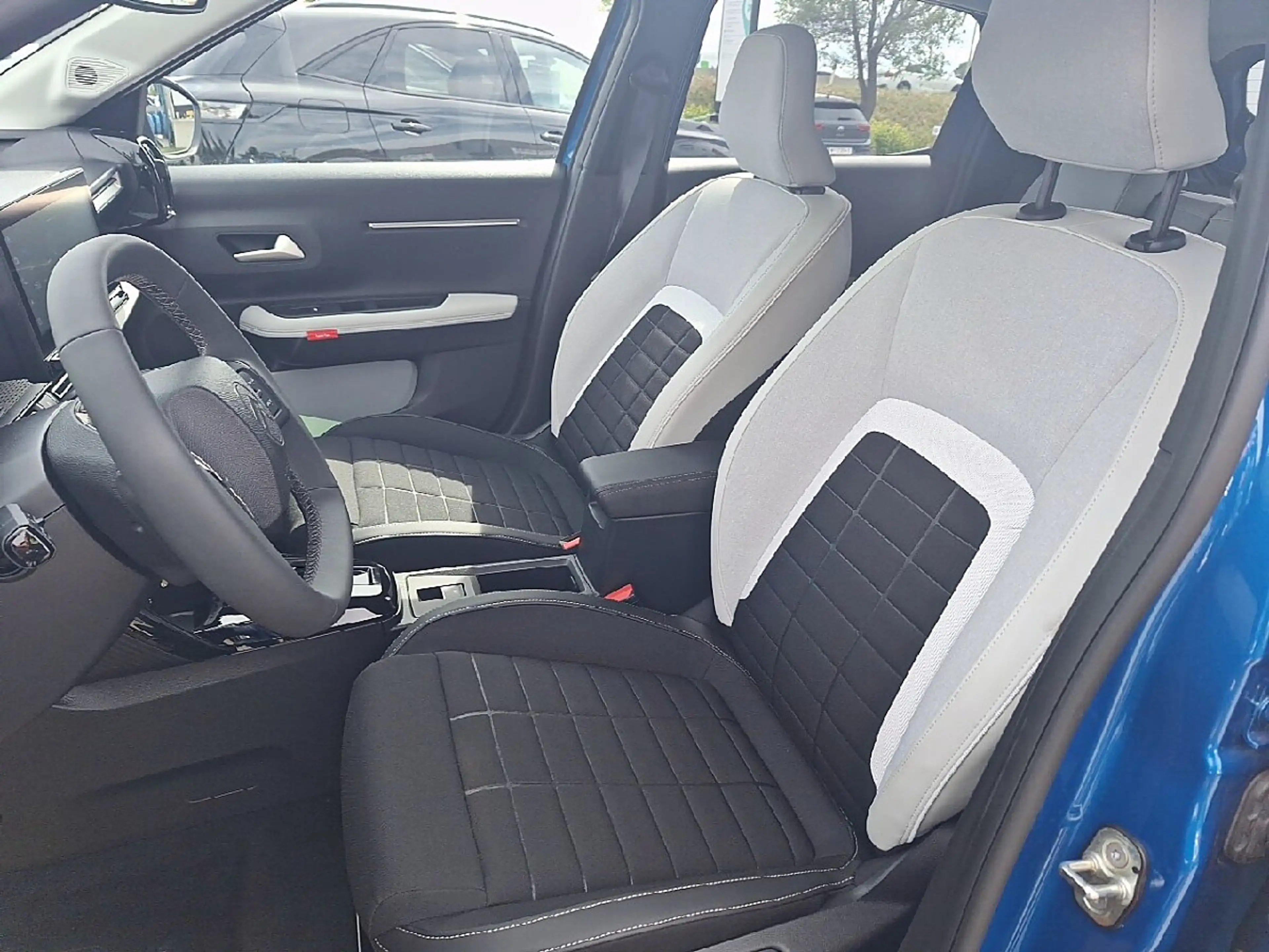 Citroen C3 HYB 110 Auto Max — photo 9