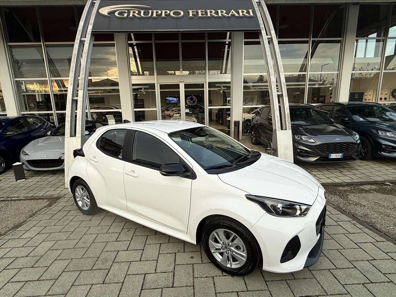 Mazda 2 1.5 vvt full hybrid electric Centre Line e-cvt
