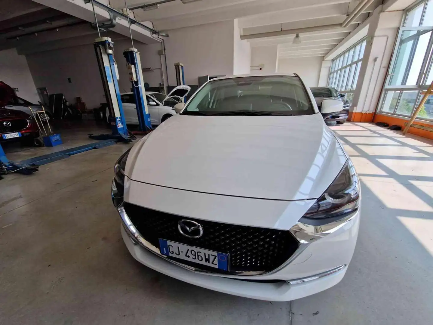 Mazda 2 1.5 e-Skyactiv-G 90 CV M Hybrid Exceed Bianco - 2