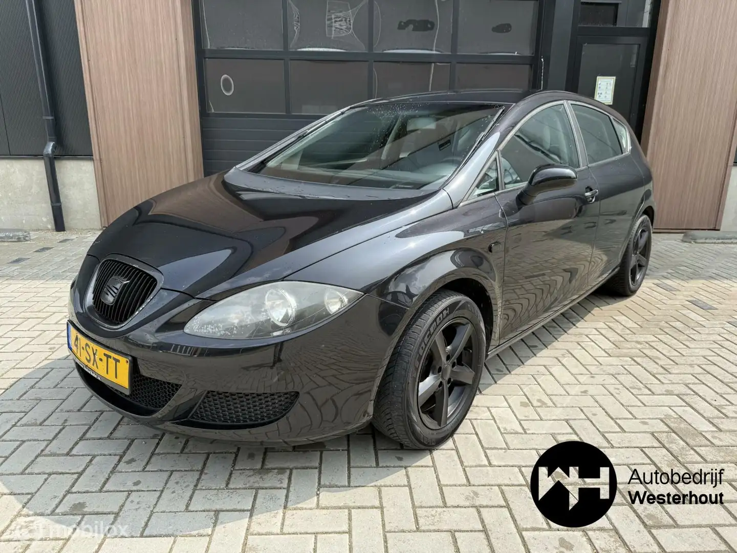 SEAT Leon 1.6 Reference AIRCO NAP TREKHAAK NWE APK Zwart - 2
