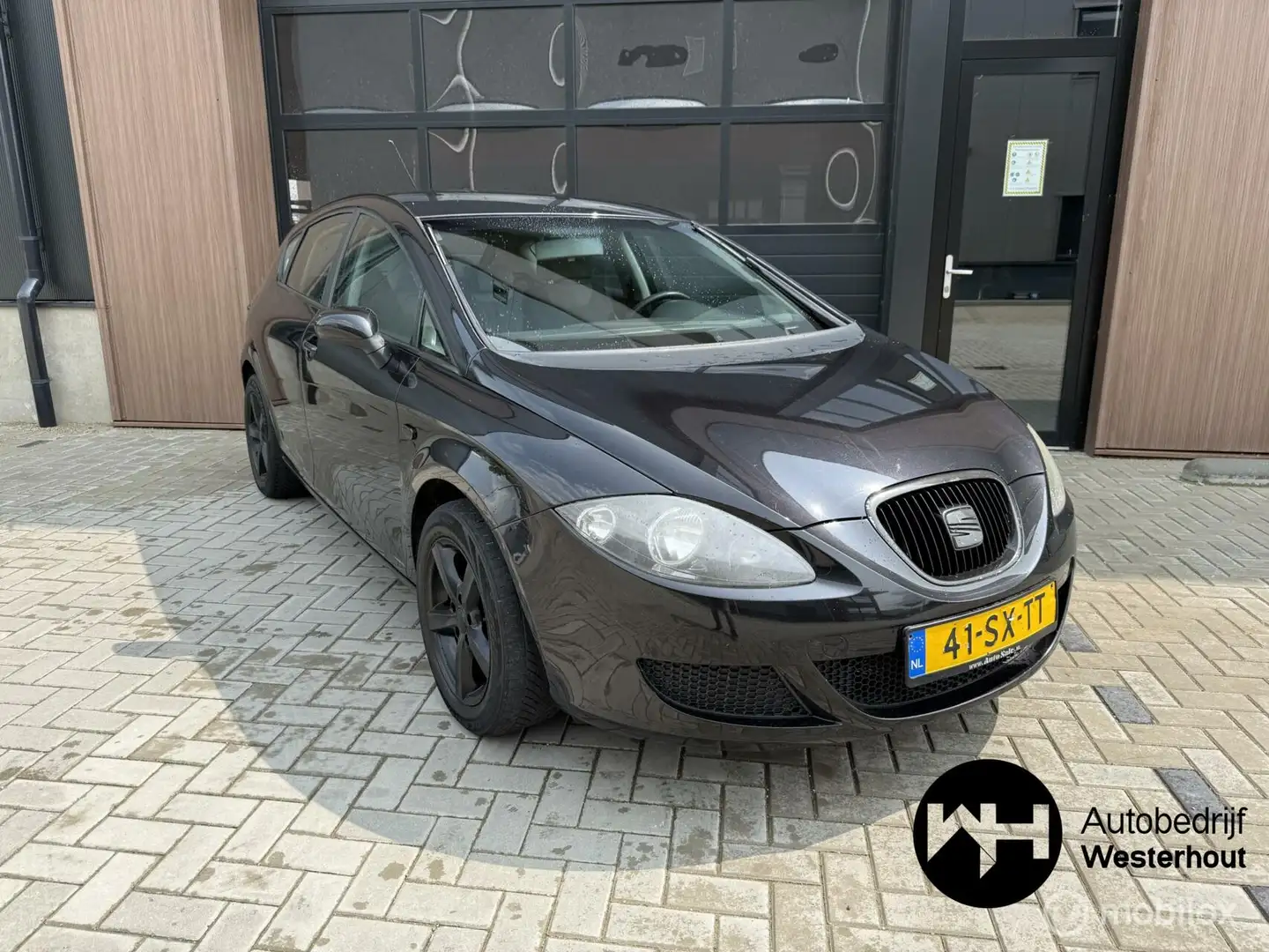 SEAT Leon 1.6 Reference AIRCO NAP TREKHAAK NWE APK Zwart - 1