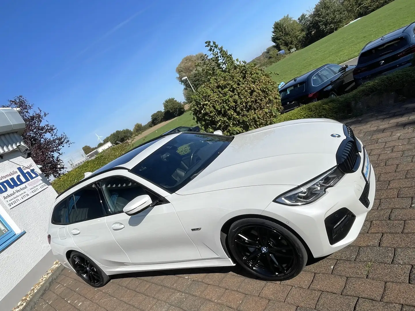 BMW 320 e Touring M Sport AHK Laser ACC Pano Leder Weiß - 2