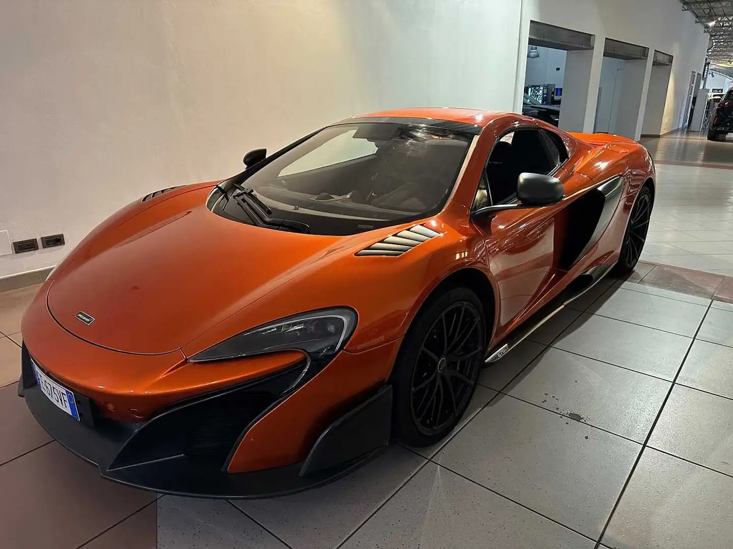 McLaren 675LT 675 LT SPIDER 1 OF 500 Arancione - 1