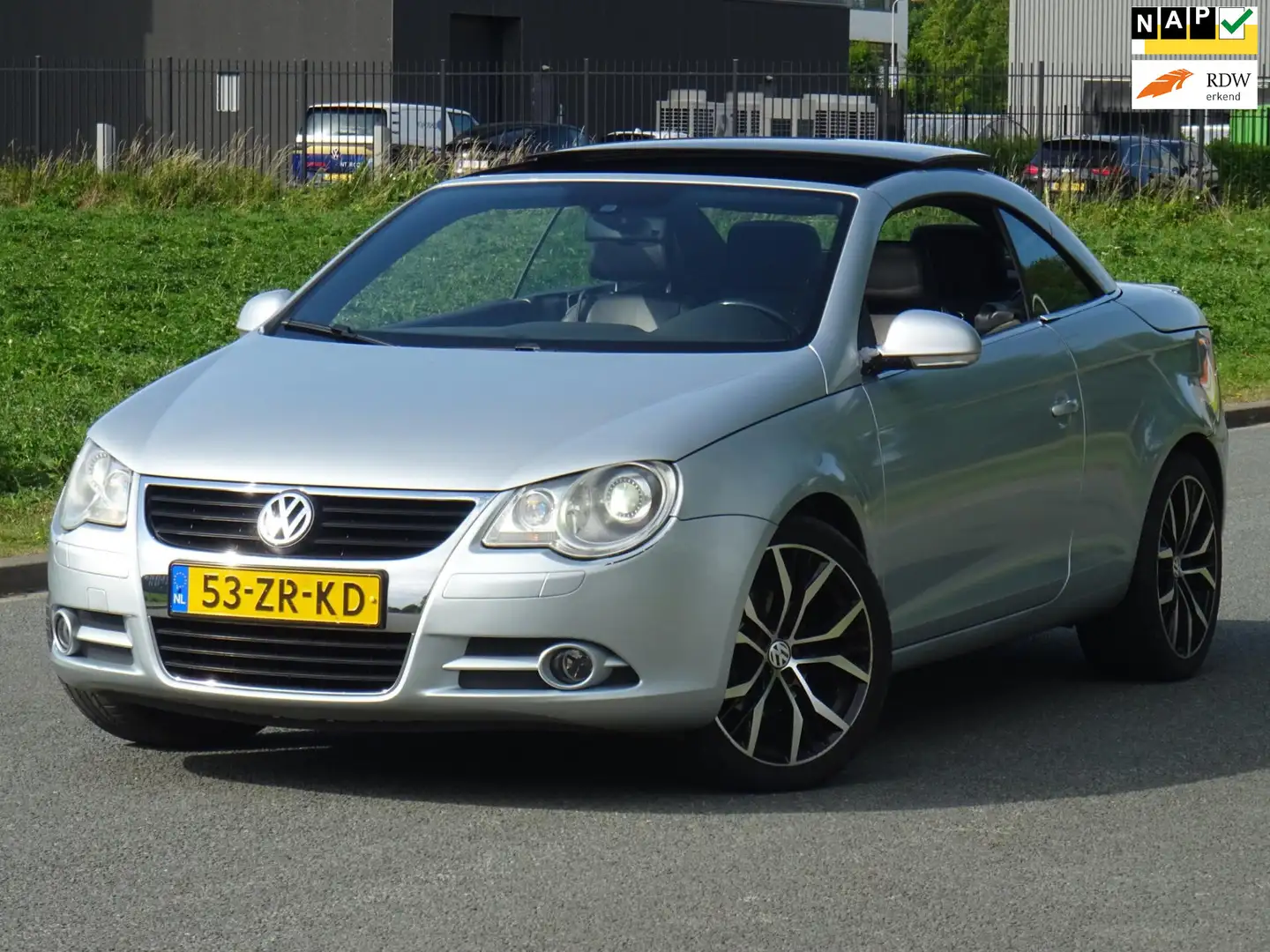 Volkswagen Eos 2.0-16v FSI NAP/PANORAMADAK/LEER/XENON/PDC Grijs - 1