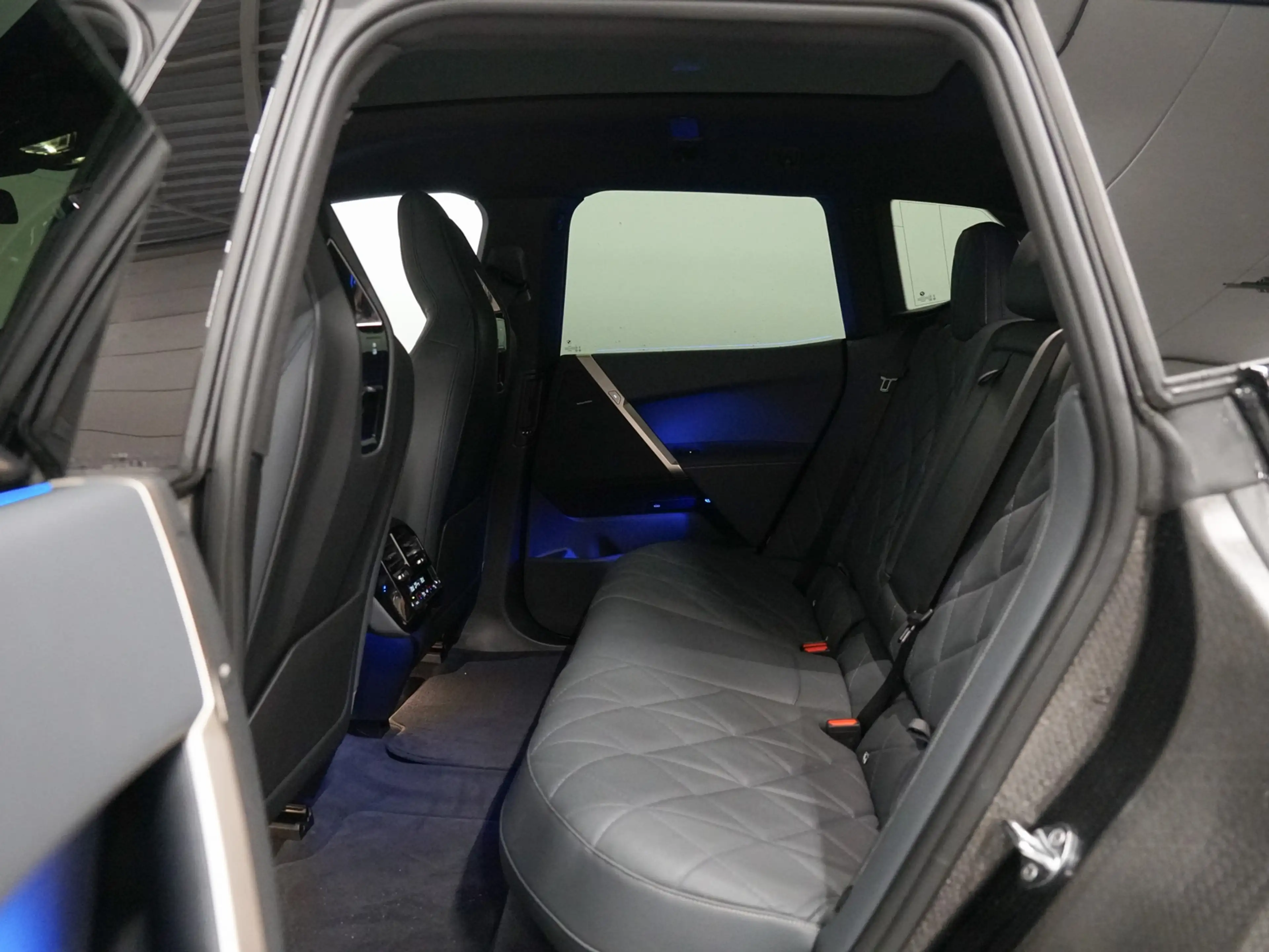 BMW iX xDrive50 112 kWh Skylounge | CoPilot | Stoelventil — photo 32