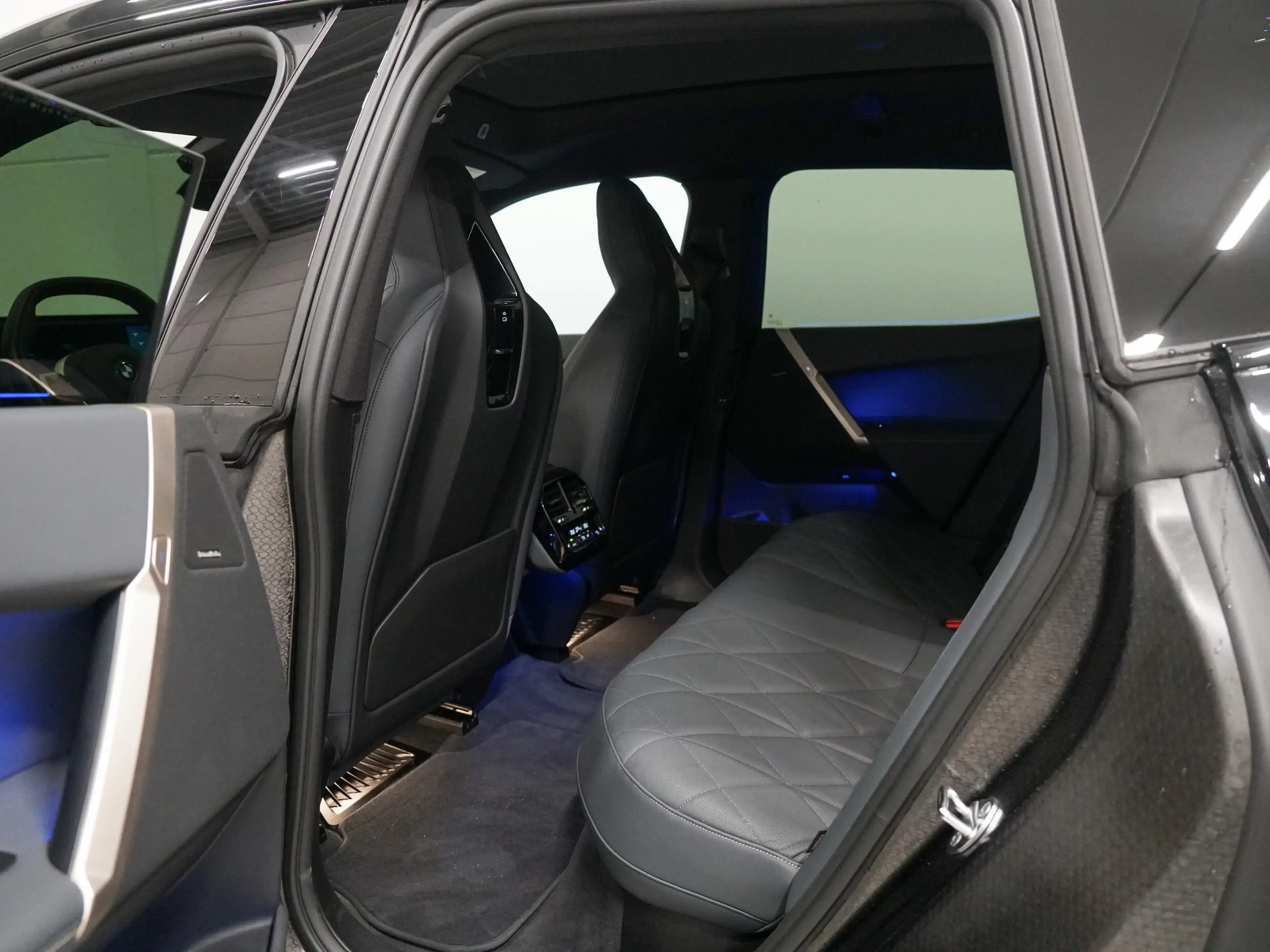 BMW iX xDrive50 112 kWh Skylounge | CoPilot | Stoelventil — photo 31