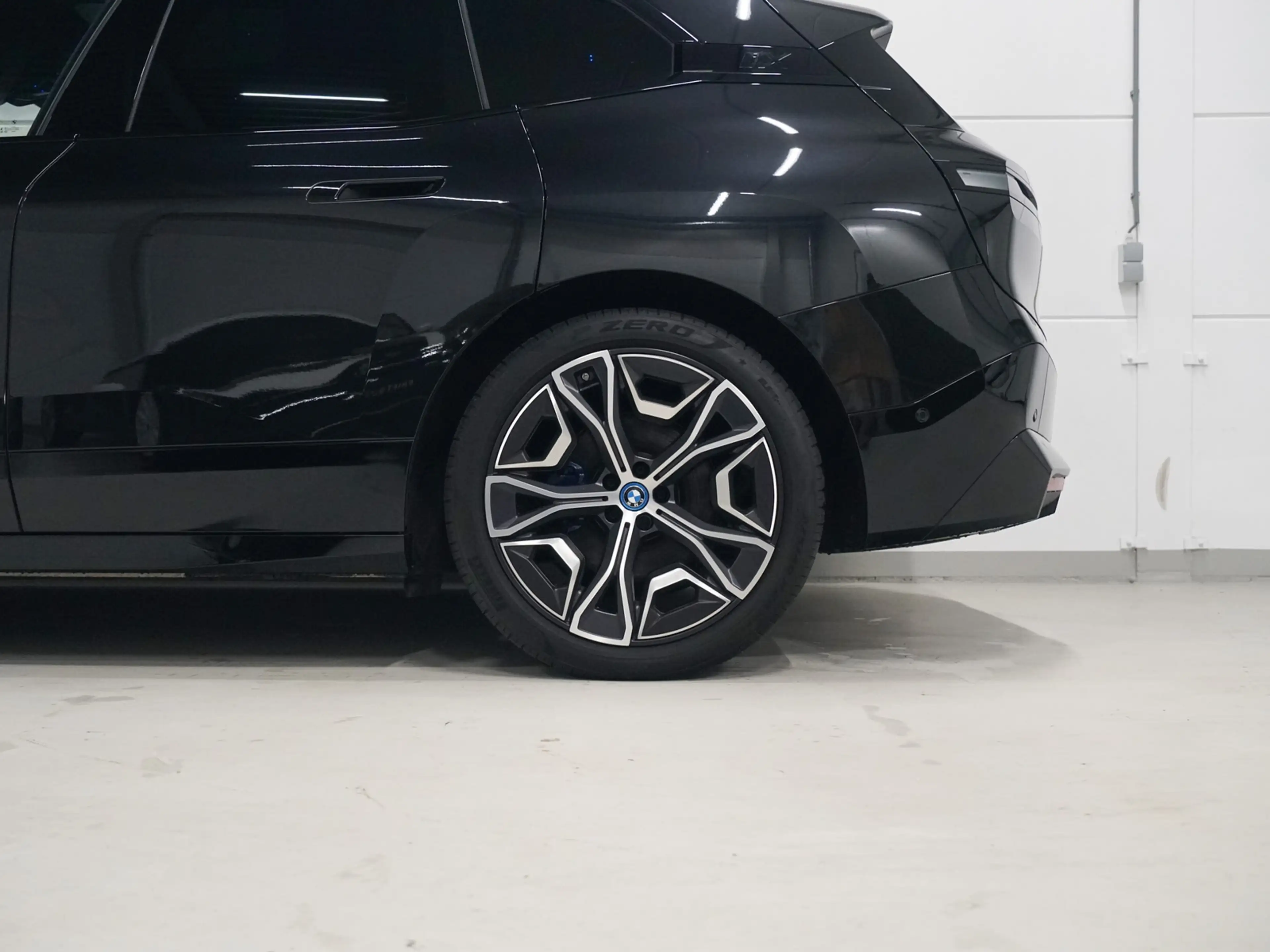 BMW iX xDrive50 112 kWh Skylounge | CoPilot | Stoelventil — photo 43