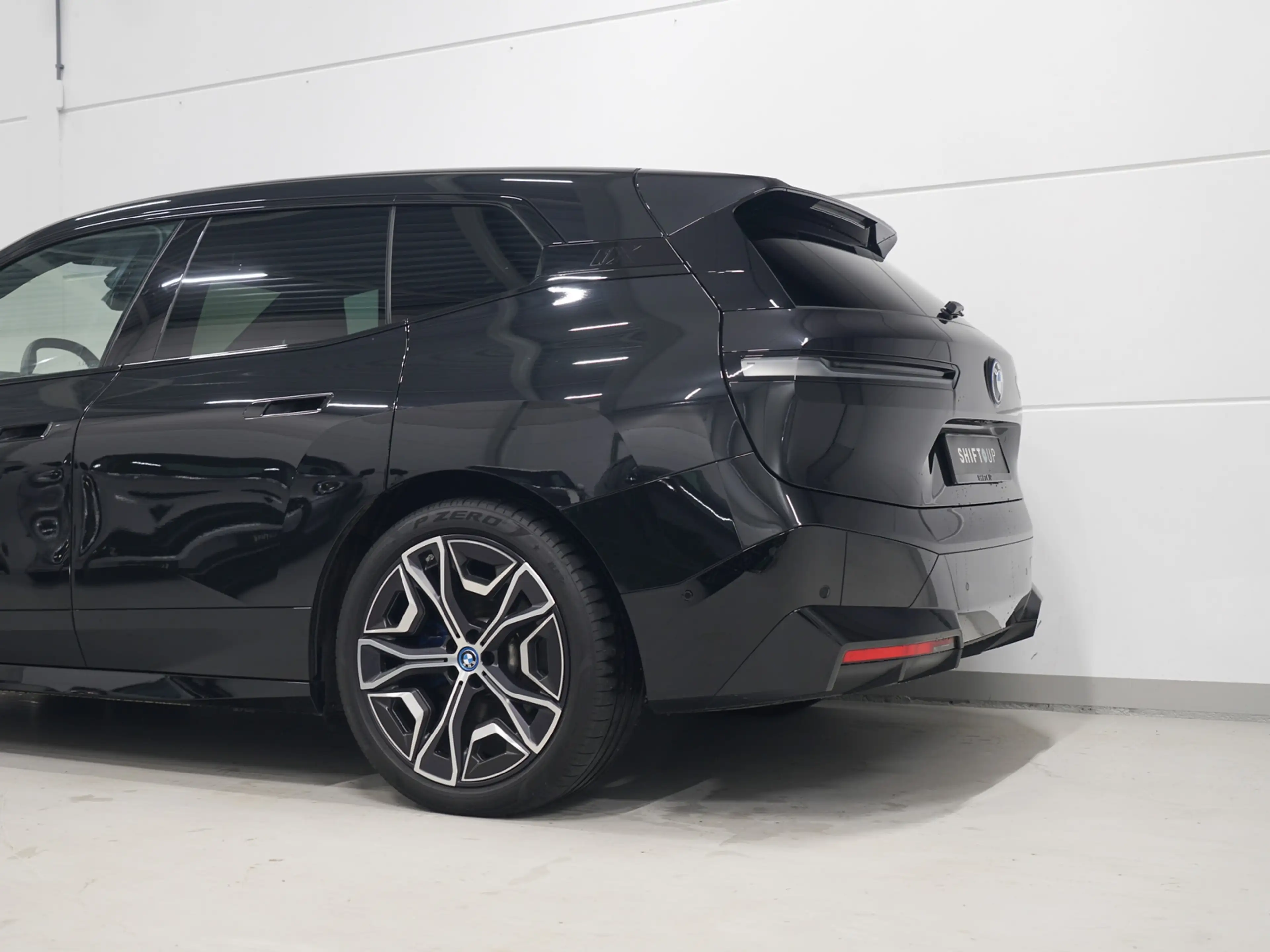 BMW iX xDrive50 112 kWh Skylounge | CoPilot | Stoelventil — photo 44