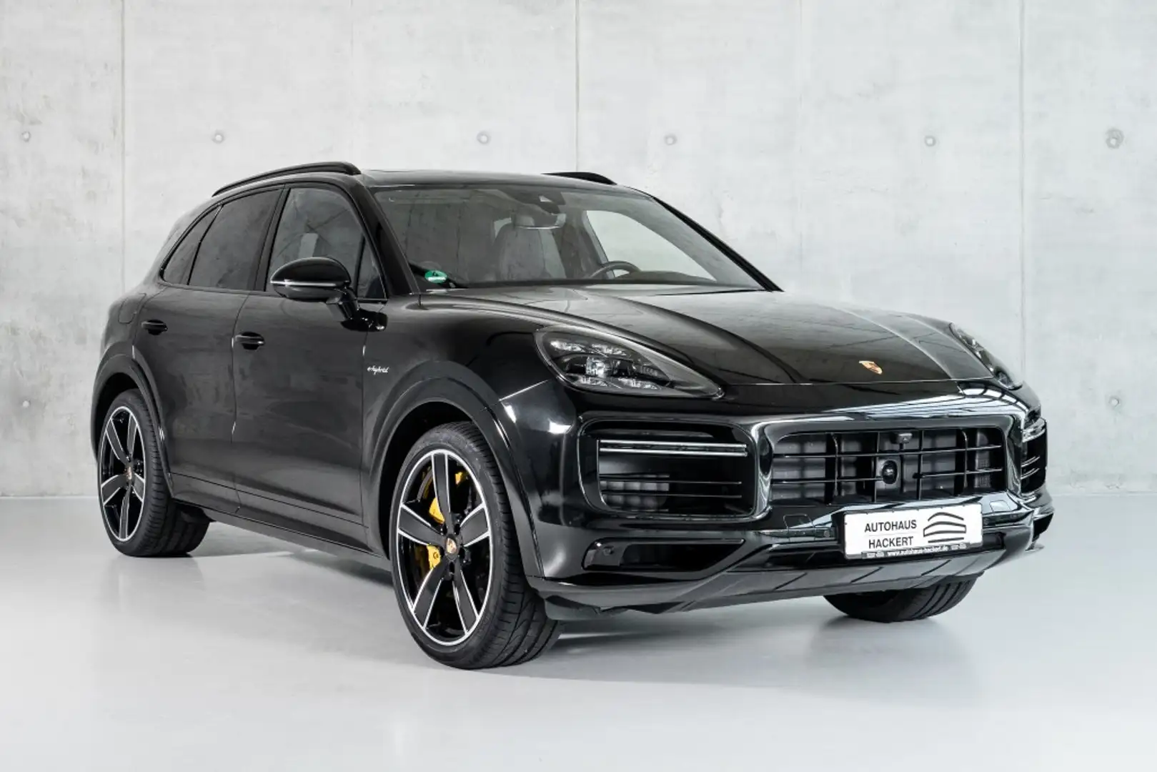 Porsche Cayenne Turbo S E-Hybrid Top Zustand Schwarz - 1