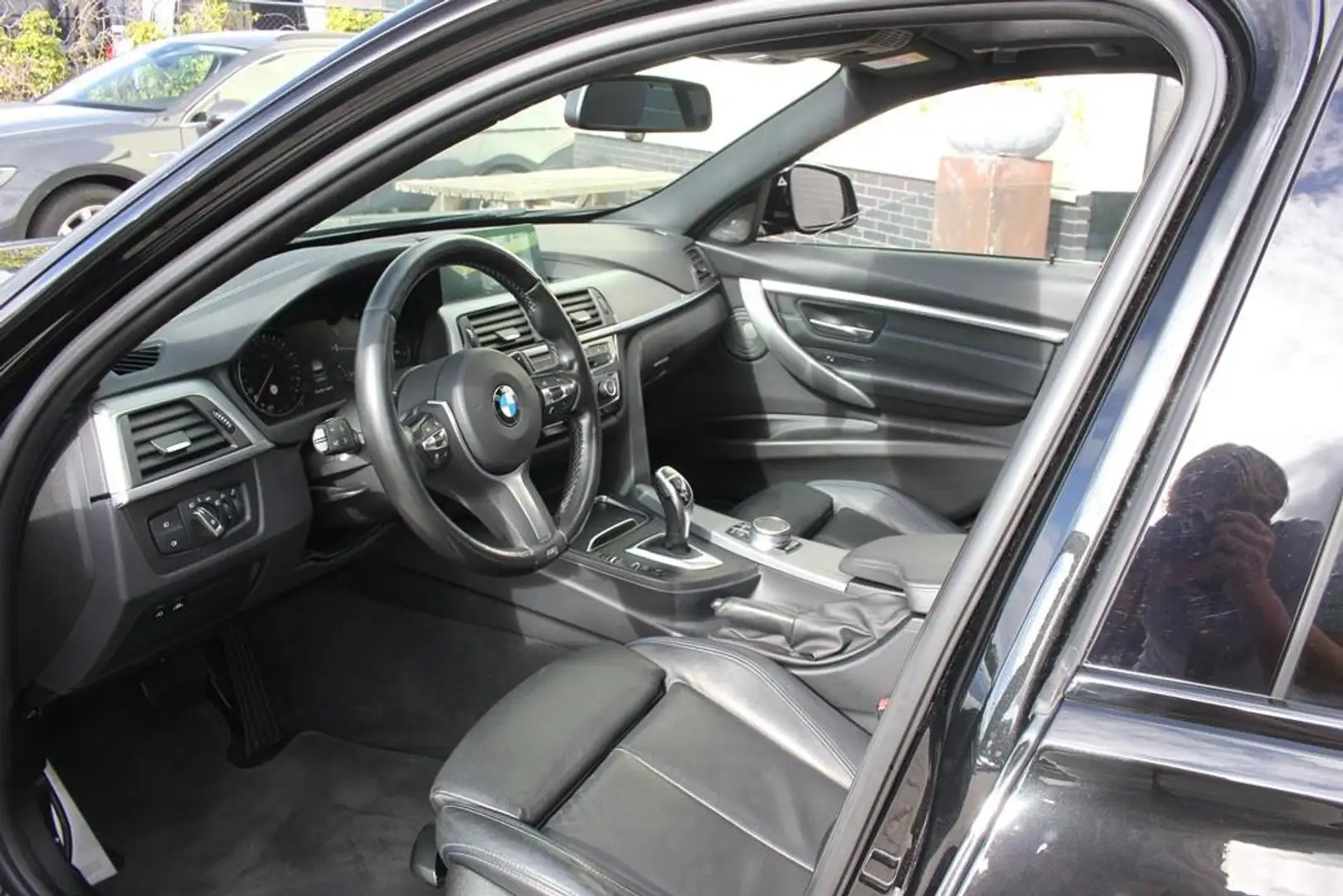 BMW 320 3-serie Touring 320i M Sport Edition | Trekhaak | Noir - 2