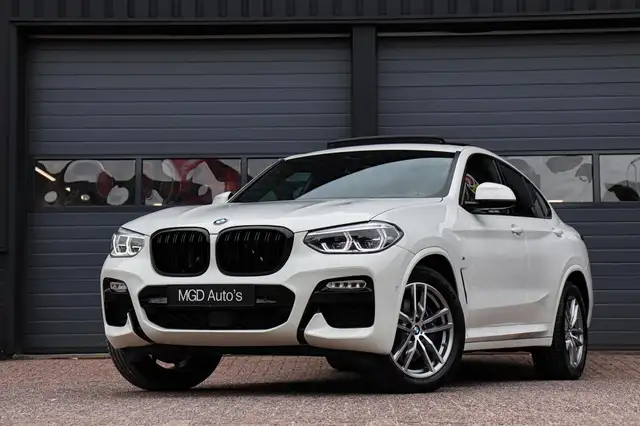 BMW X4 xDrive30i M-Sport M-Pakket /PANODAK/HUD/KEYLESS/CA
