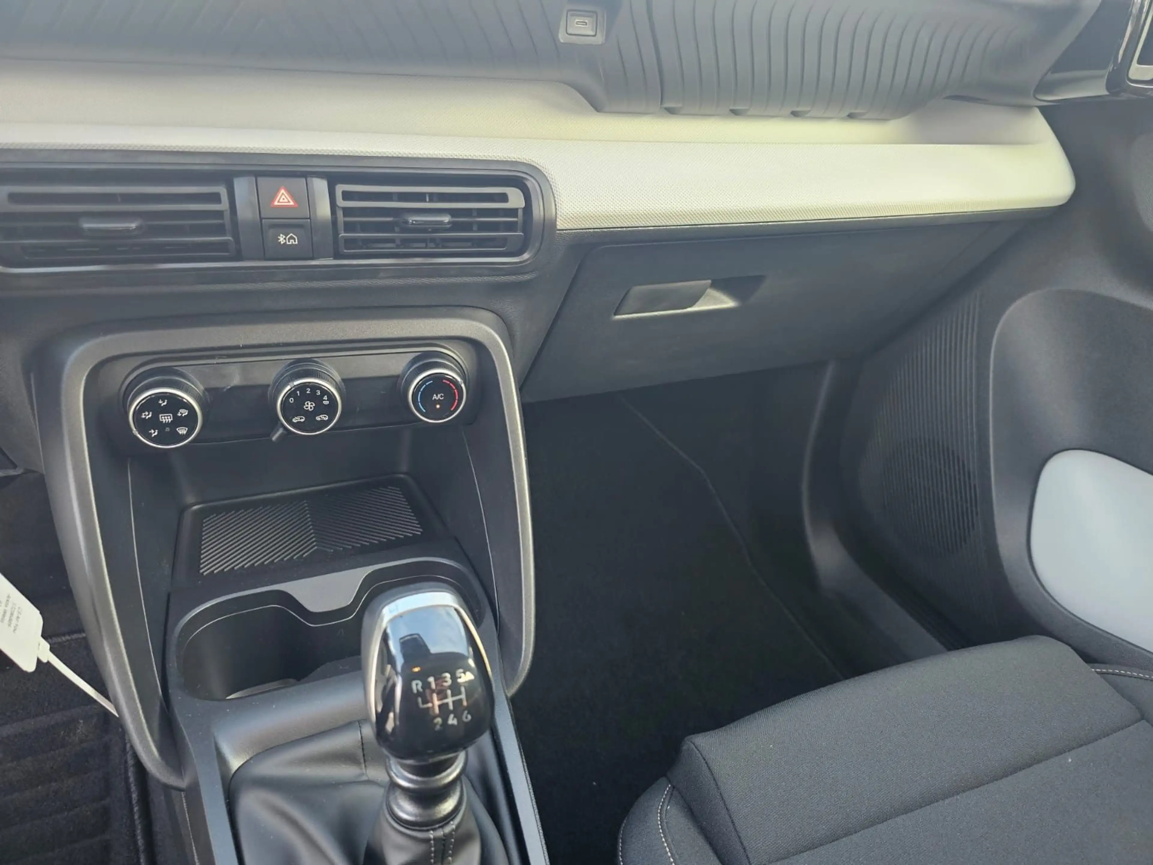 Citroen C3 Aircross Turbo 100 YOU PDC*DACH SCHWARZ*KLIMA — photo 12