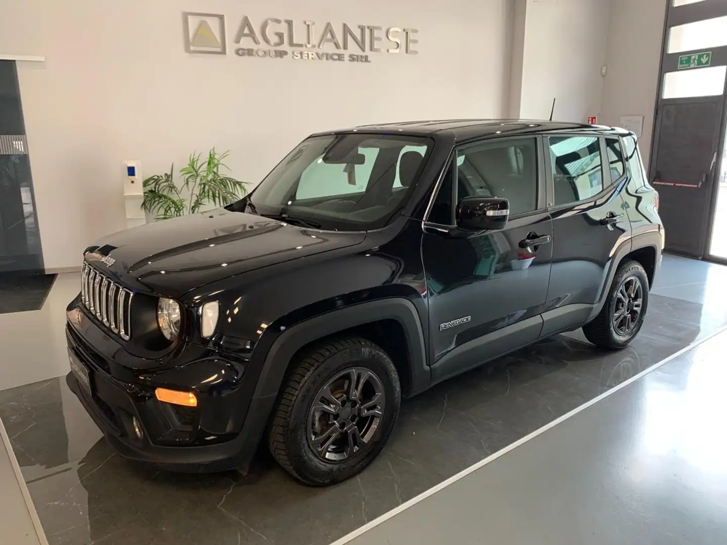 Jeep Renegade 1.6 Mjt 120 CV Longitude Zwart - 1