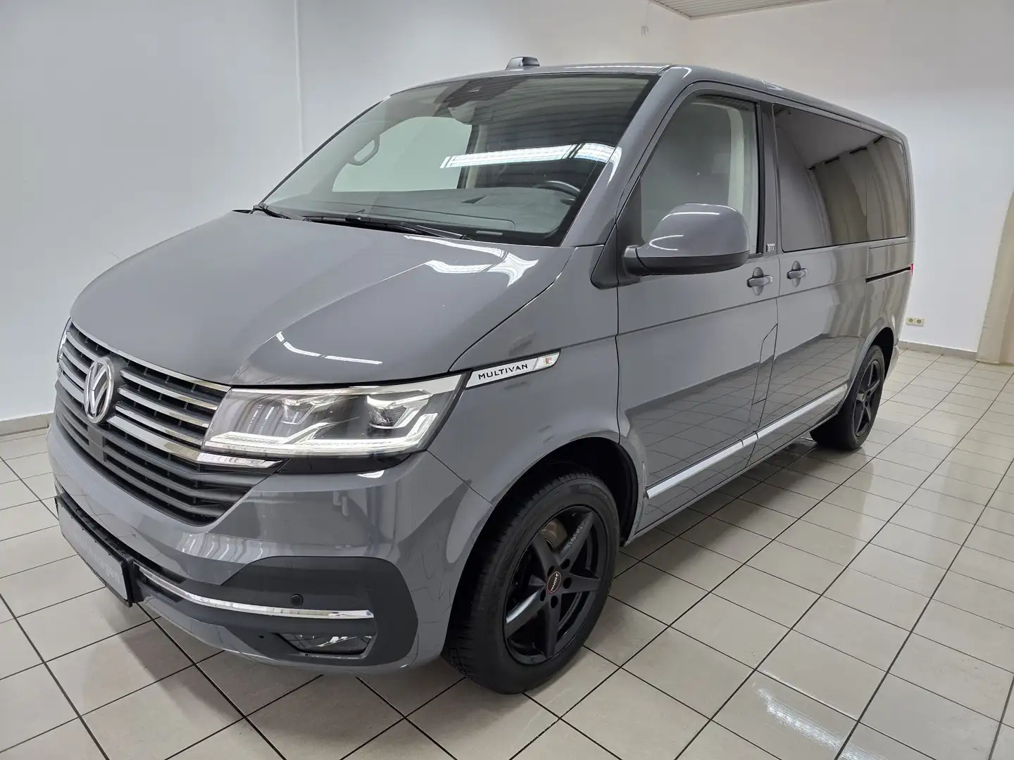 Volkswagen T6.1 Multivan Gen. Six 4M LED Virtual Standheizung ACC AHK DAB Grau - 1