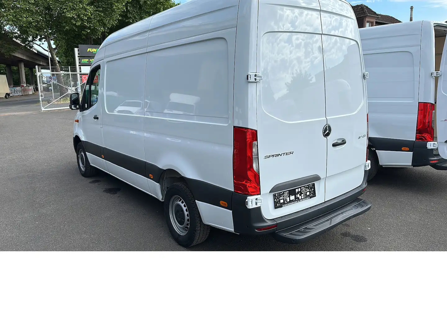 Mercedes-Benz Sprinter 317 CDI RWD L2 Schwingsitz Easy Cargo Paket Weiß - 2