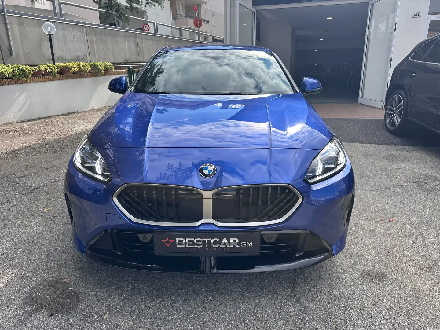 BMW 118 d M Sport Steptronic / FARI MATRIX / CAMERA / R18 Negro - 2