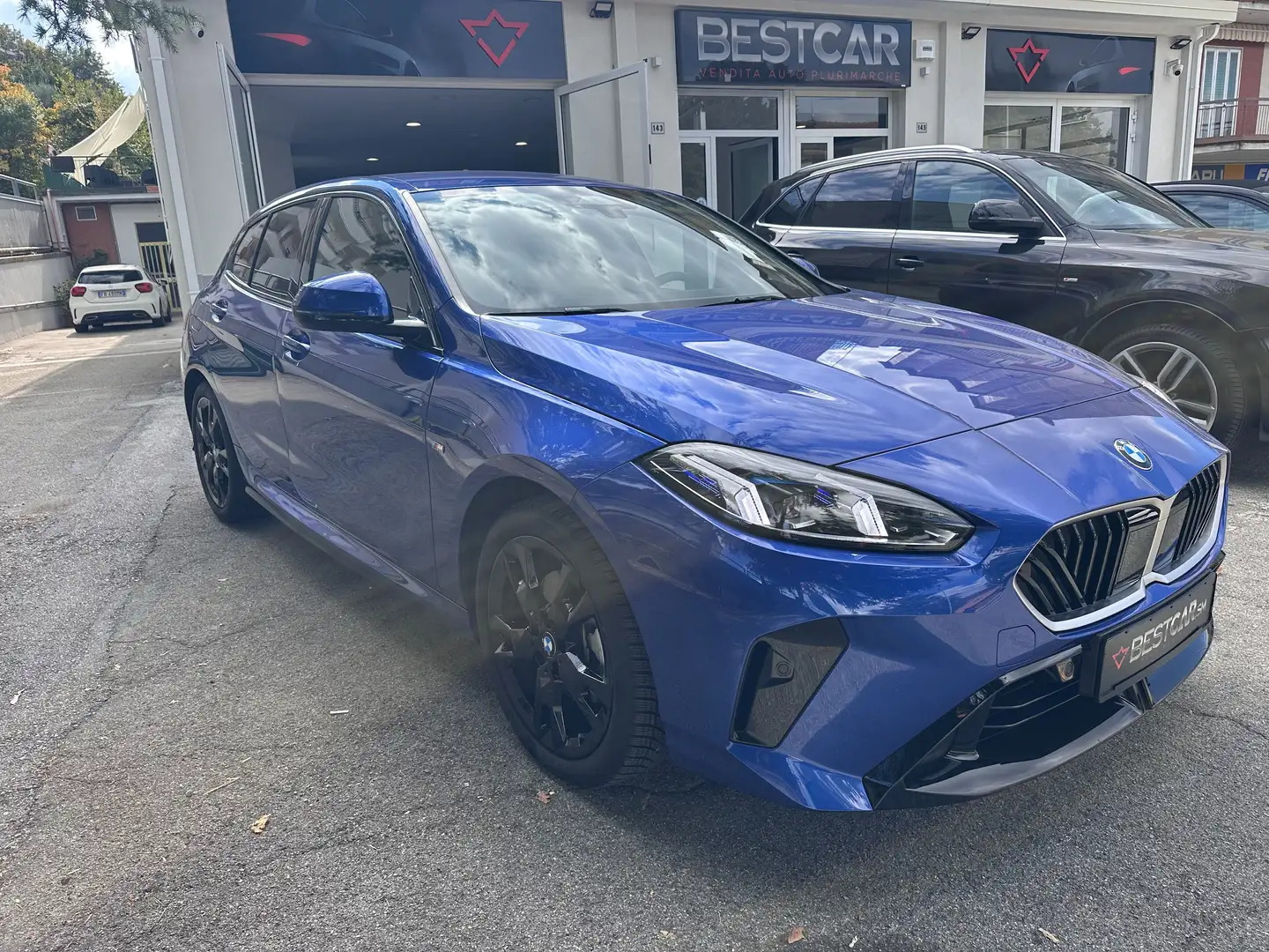 BMW 118 d M Sport Steptronic / FARI MATRIX / CAMERA / R18 Negro - 1