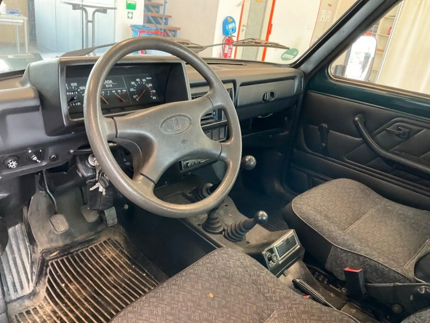 Lada Niva 1.7i Only 84415 km 4x4 TÜV NEU 1 HAND EURO4 Vert - 2