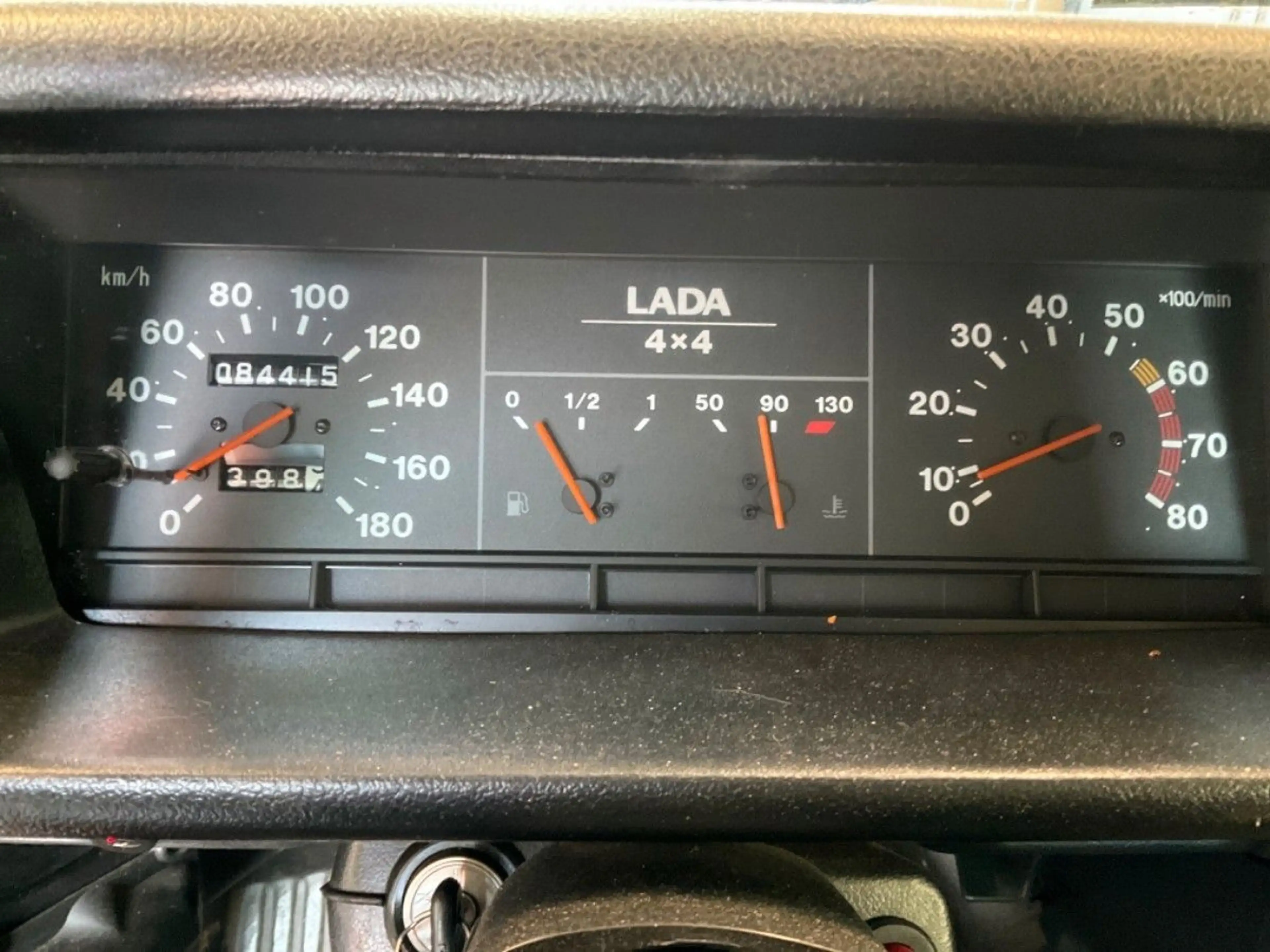 Lada Niva 1.7i Only 84415 km 4x4 TÜV NEU 1 HAND EURO4 — photo 4